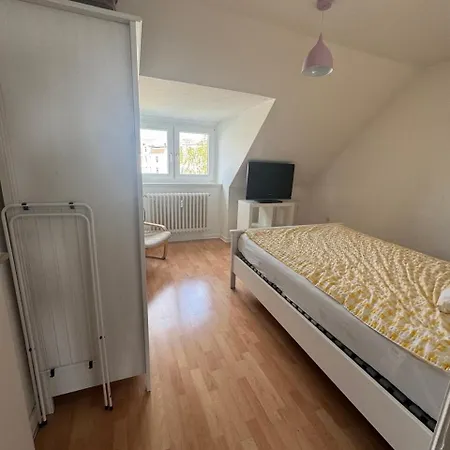 Single Room In A Shared 2 Rooms Apartment * Niederdorla